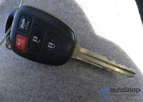 2018 Toyota Corolla Le z USA, uszkodzony, nr VIN 5YFBURHE1JP740424